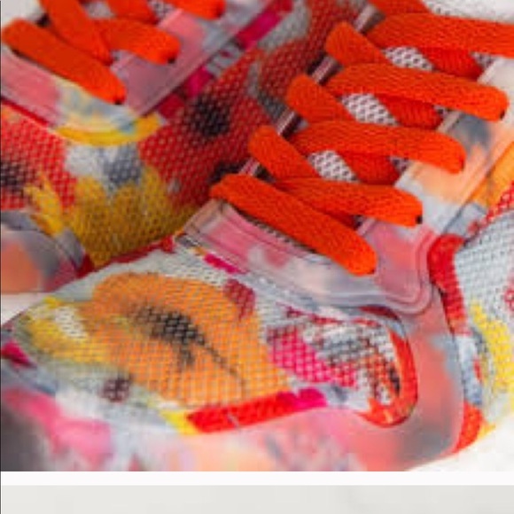 Adidas x Stella McCartney Floral Boost Sneakers - Picture 3 of 6